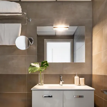 Feelathome Plaza Apartments-3
